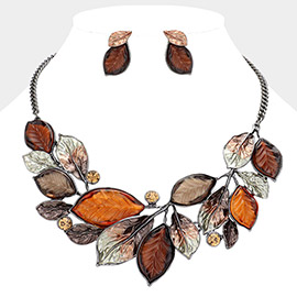 Epoxy Leaf Vine Necklace