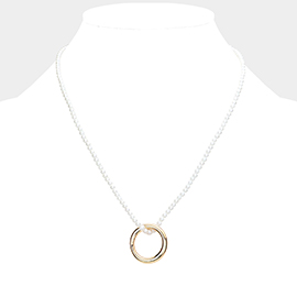 Open Metal Circle Pendant Pearl Necklace