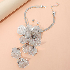 Metal Filigree Flower Embellished Pendant Statement Necklace