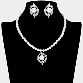 Elegant Pearl Pendant Necklace