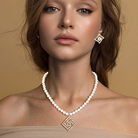 Rhinestone Paved Geometric Square Pendant Pearl Necklace