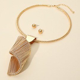Oversized Metal Wire Abstract Swirl Pendant Accent Statement Necklace