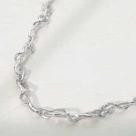 Metal Twisted Irregular Chain Necklace