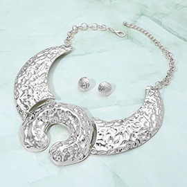 Bold Textured Metal Horseshoe Accent Statement Collar Necklace